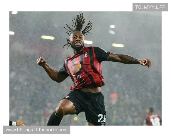 伯恩茅斯抓住防线空当得分