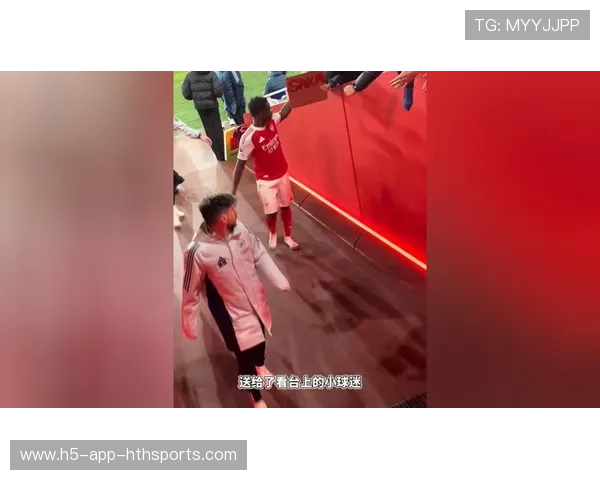 萨卡任意球助攻队友门前补射得手