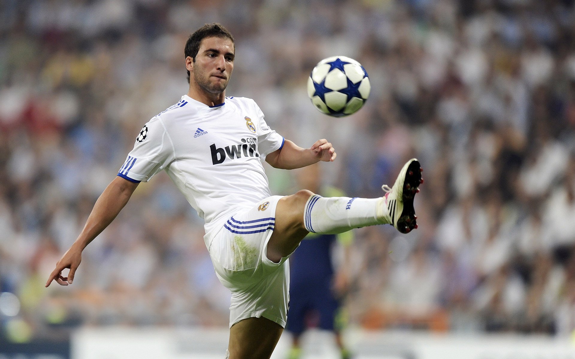 欧冠决赛媒体调查：八成受访者看好曼城夺冠